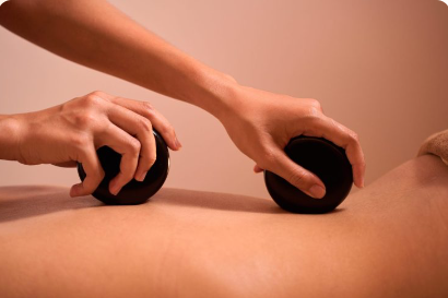 Massage đá nóng
